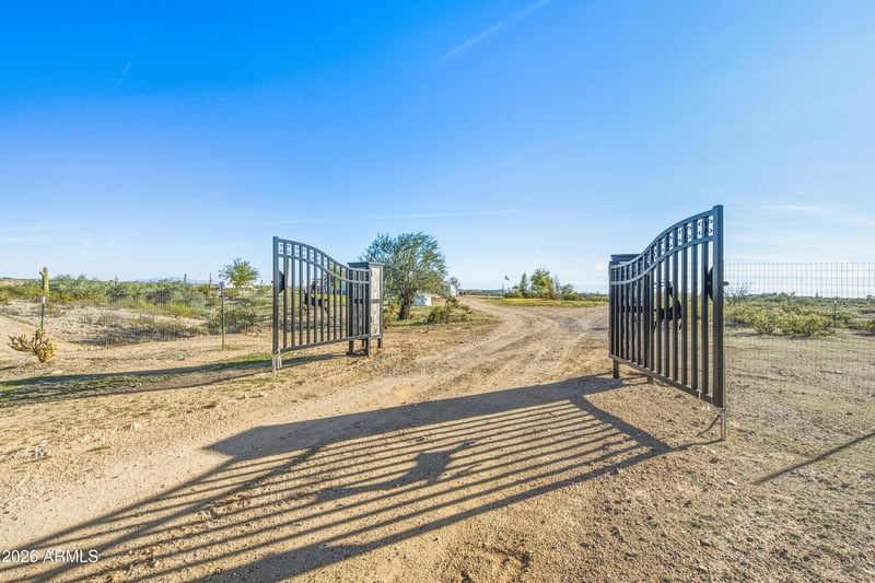 4623 333rd Ave, Tonopah, AZ 85354