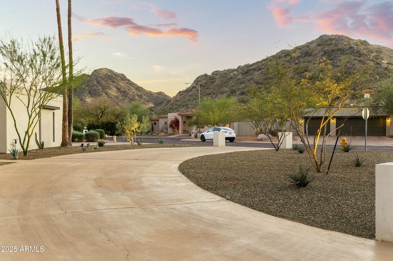 4625 E Mountain View Rd, Phoenix, AZ 85028