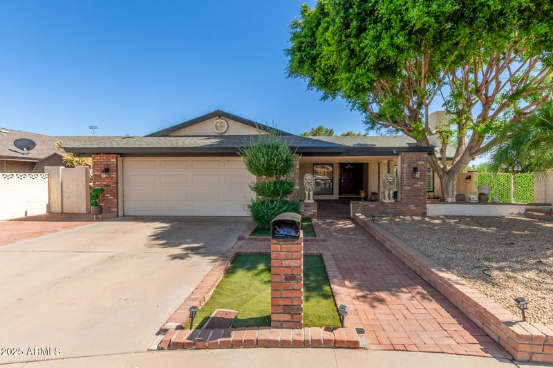 4627 Laurie Ln, Glendale, AZ 85302