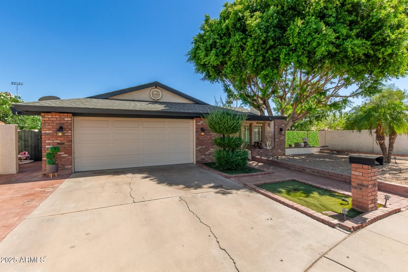 4627 Laurie Ln, Glendale, AZ 85302