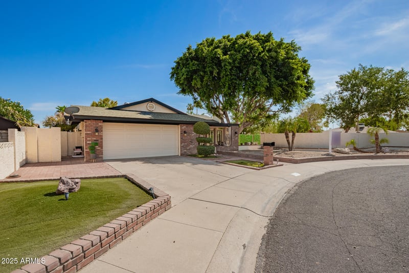 4627 Laurie Ln, Glendale, AZ 85302