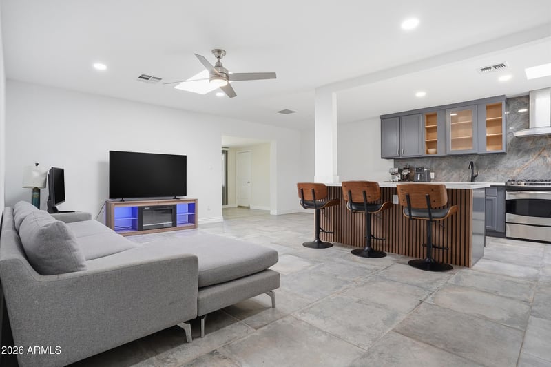 4628 Holly St, Phoenix, AZ 85008