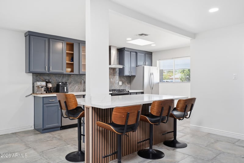 4628 Holly St, Phoenix, AZ 85008