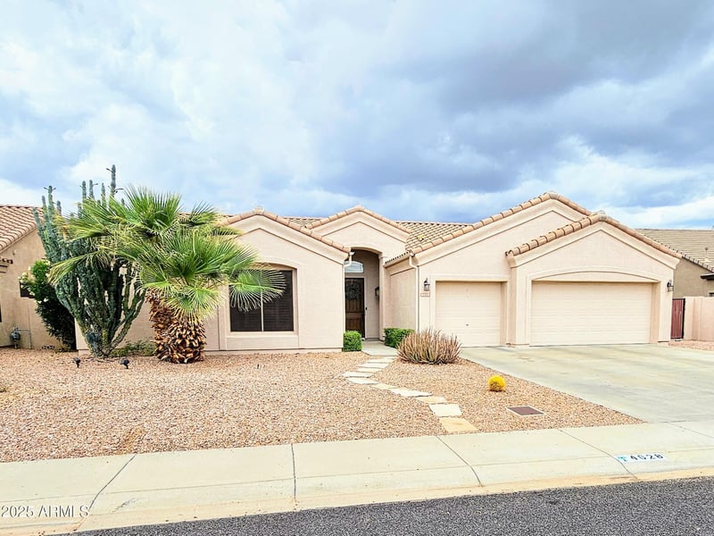 4628 Whispering Wind Dr, Glendale, AZ 85310