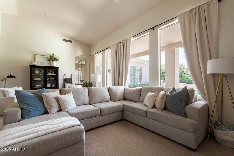 4628 Whispering Wind Dr, Glendale, AZ 85310