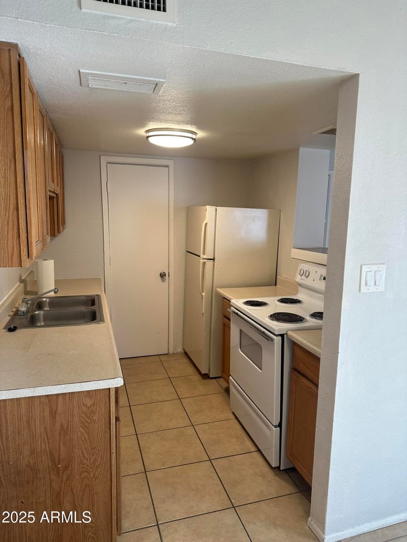 4628 Wood St, Phoenix, AZ 85040