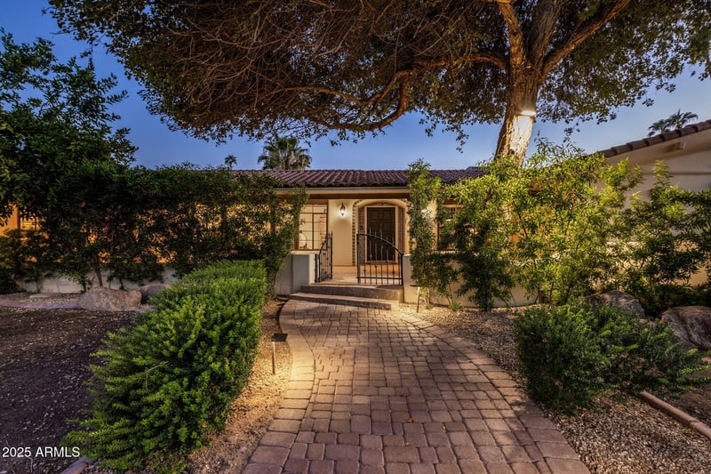 4629 E Sunset Dr, Phoenix, AZ 85028