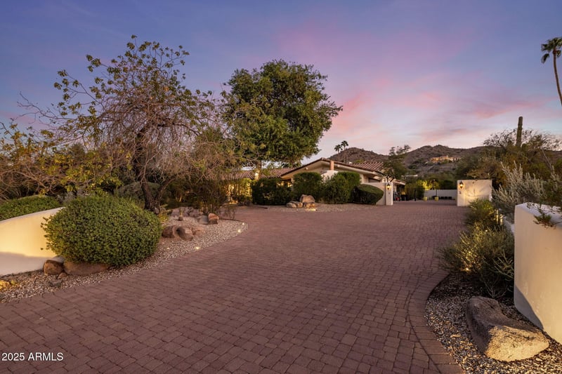 4629 E Sunset Dr, Phoenix, AZ 85028