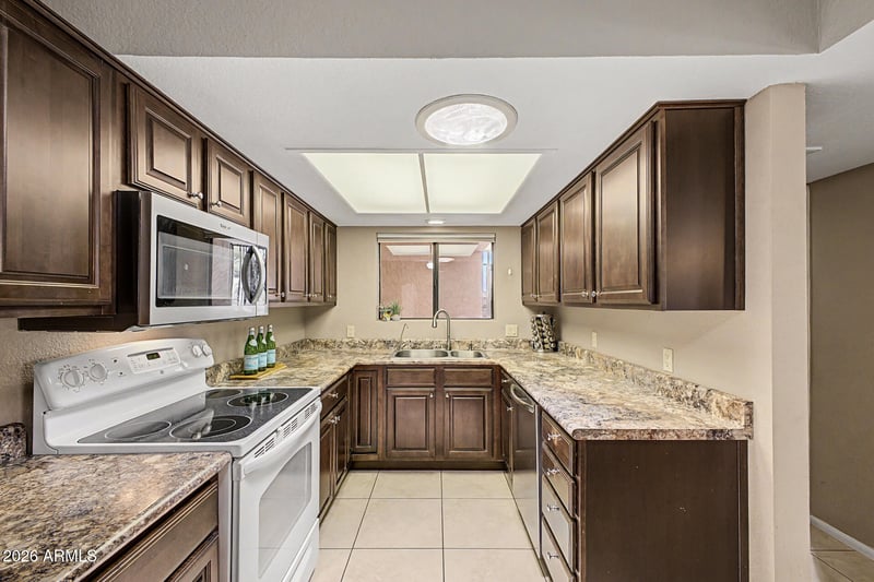 463 Olmo Cir, Apache Junction, AZ 85120