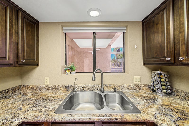 463 Olmo Cir, Apache Junction, AZ 85120