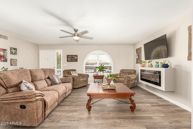 4630 Capri Ave, Mesa, AZ 85206