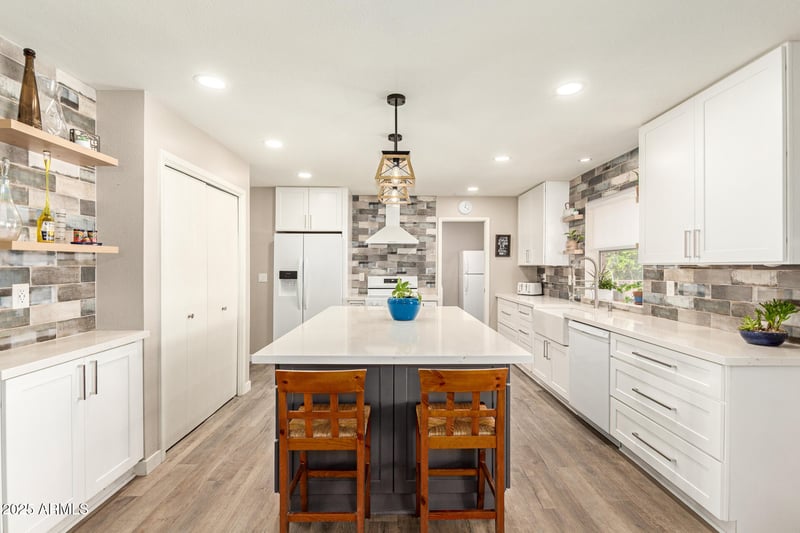 4630 Capri Ave, Mesa, AZ 85206