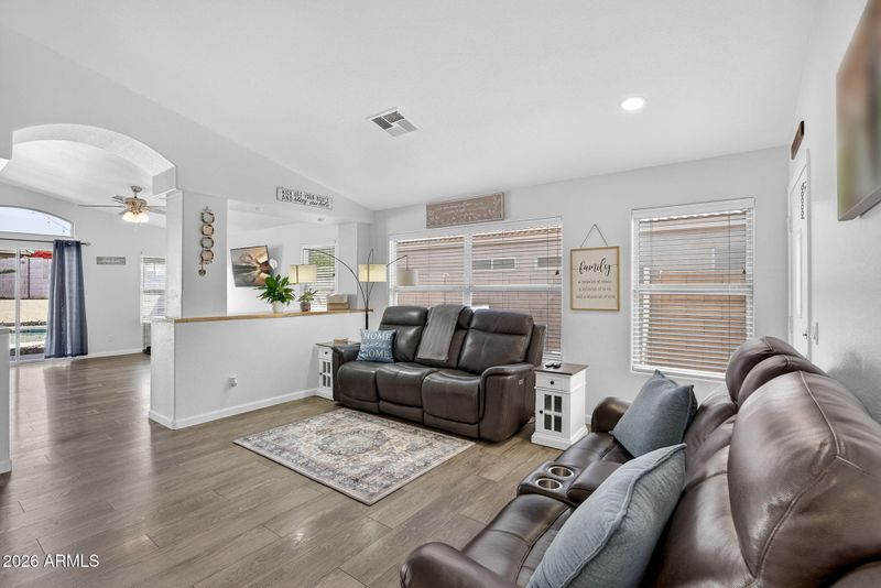 4630 E Dry Creek Rd, Phoenix, AZ 85044