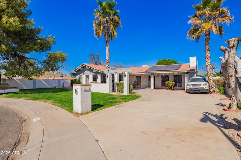 4630 El Caminito Dr, Glendale, AZ 85302