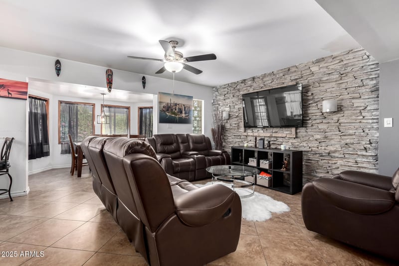 4630 El Caminito Dr, Glendale, AZ 85302