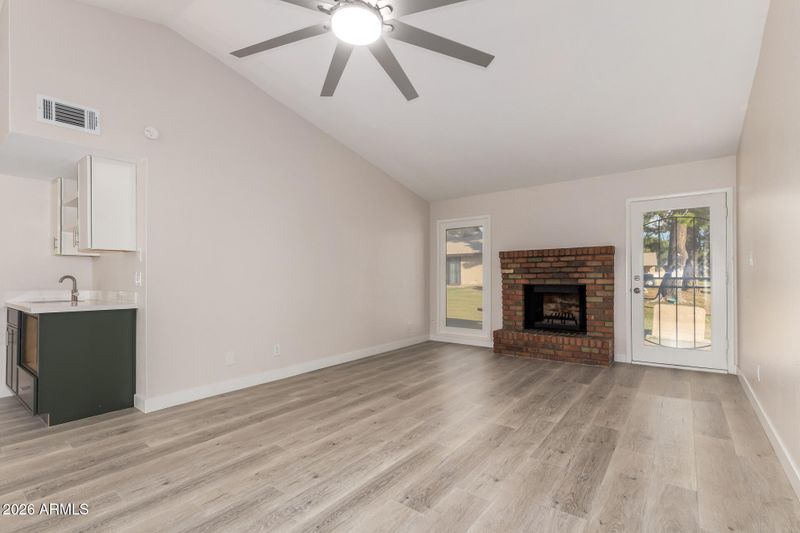 4630 W Continental Dr, Glendale, AZ 85308