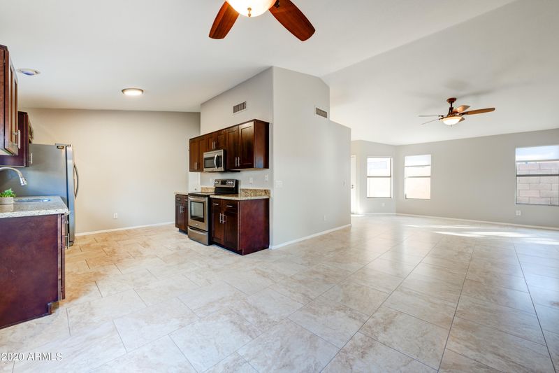 4631 E Melinda Ln, Phoenix, AZ 85050