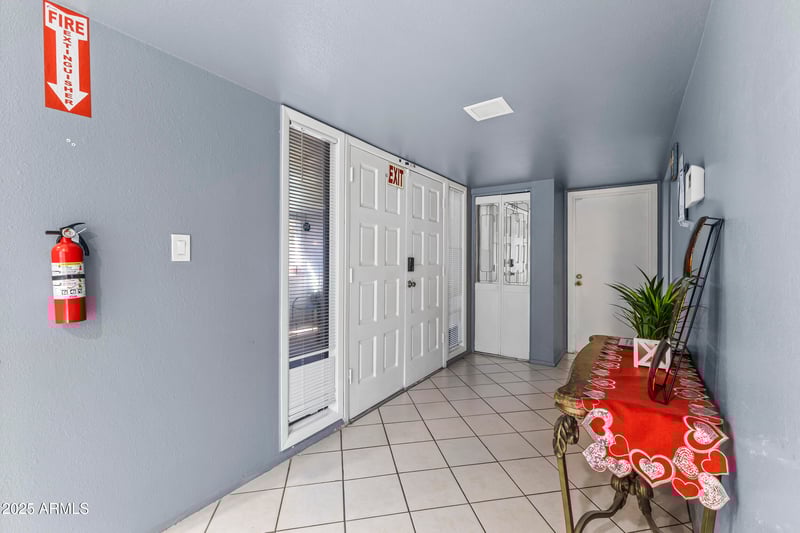 4632 Paradise Dr, Glendale, AZ 85304