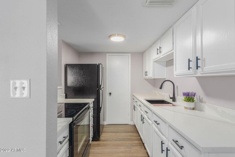 4633 E Jones Ave, Phoenix, AZ 85040