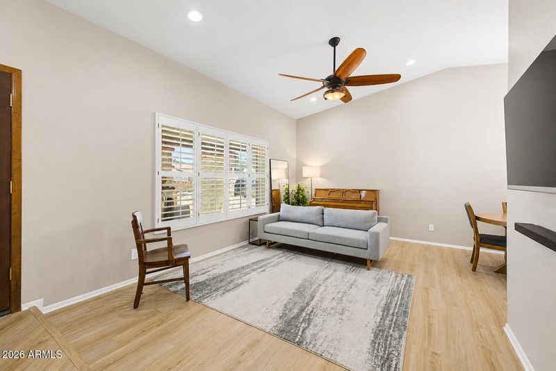 4633 E Redfield Rd, Phoenix, AZ 85032