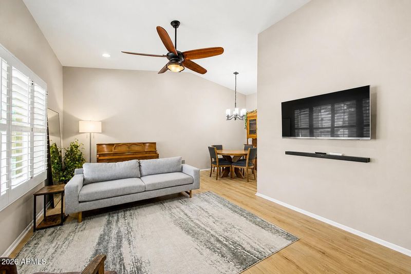 4633 E Redfield Rd, Phoenix, AZ 85032
