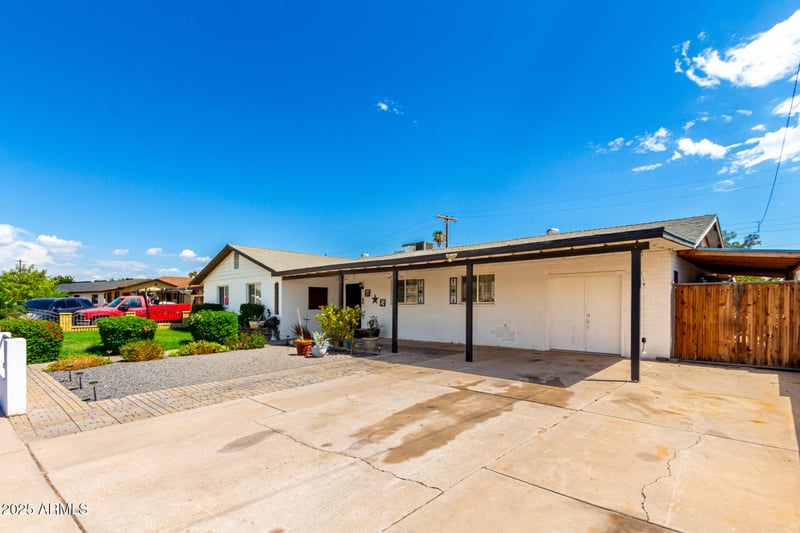 4635 58th Dr, Phoenix, AZ 85031