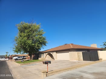 4636 Aster Dr, Glendale, AZ 85304