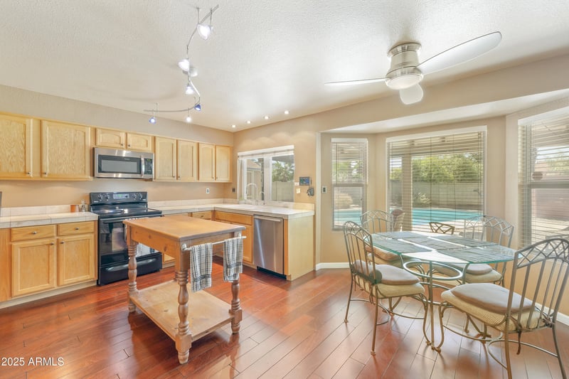 4637 Beverly Ln, Phoenix, AZ 85032