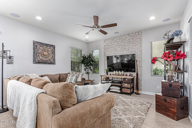 4637 Daley Ln, Phoenix, AZ 85050