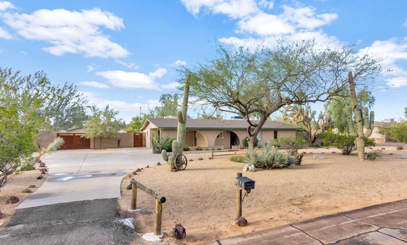 4637 E Shangri La Rd, Phoenix, AZ 85028
