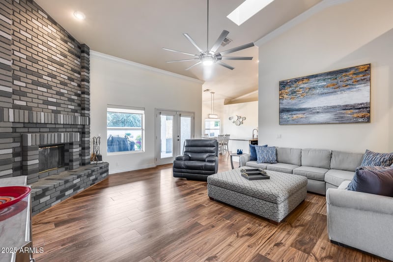 4637 Misty Willow Ln, Glendale, AZ 85310
