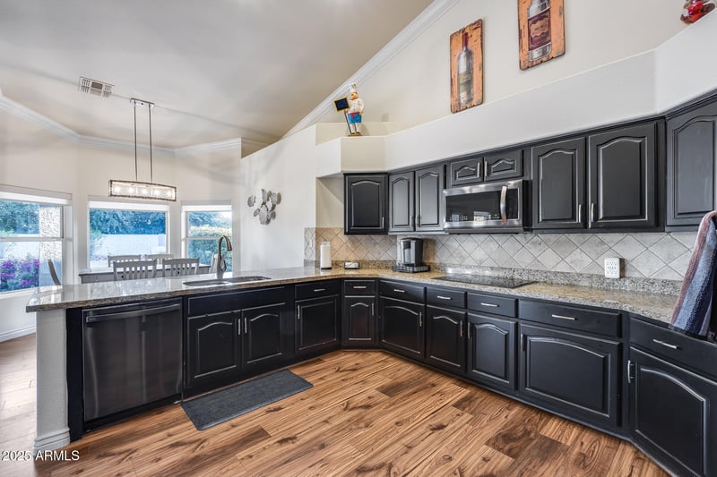 4637 Misty Willow Ln, Glendale, AZ 85310
