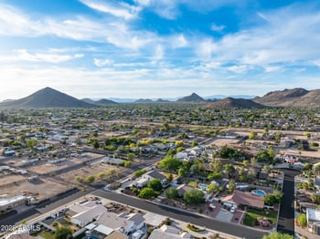 4637 Misty Willow Ln, Glendale, AZ 85310