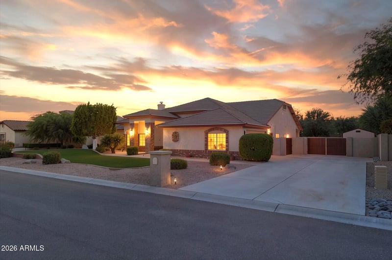 4637 W Misty Willow Ln, Glendale, AZ 85310