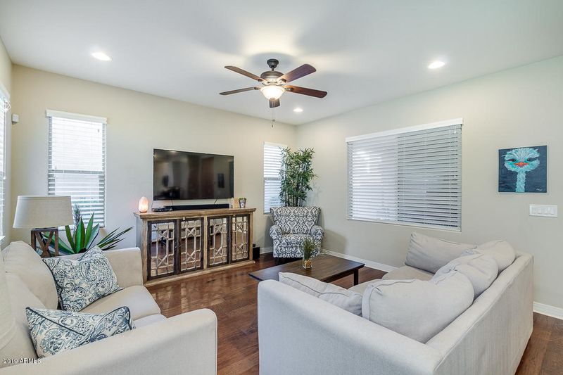 4638 E Daley Ln, Phoenix, AZ 85050