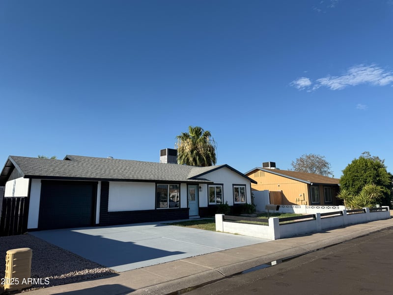 4638 Midway Ave, Glendale, AZ 85301