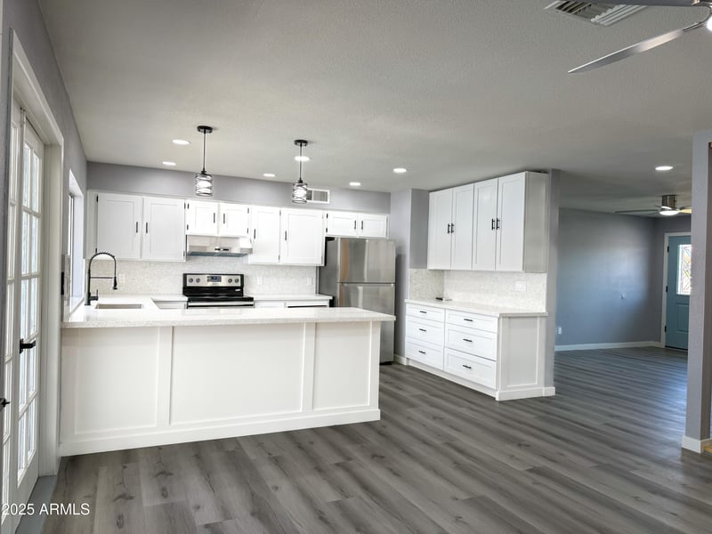 4638 Midway Ave, Glendale, AZ 85301