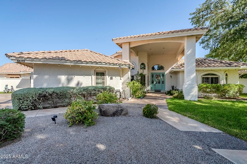 4642 Park View Cir, Glendale, AZ 85310