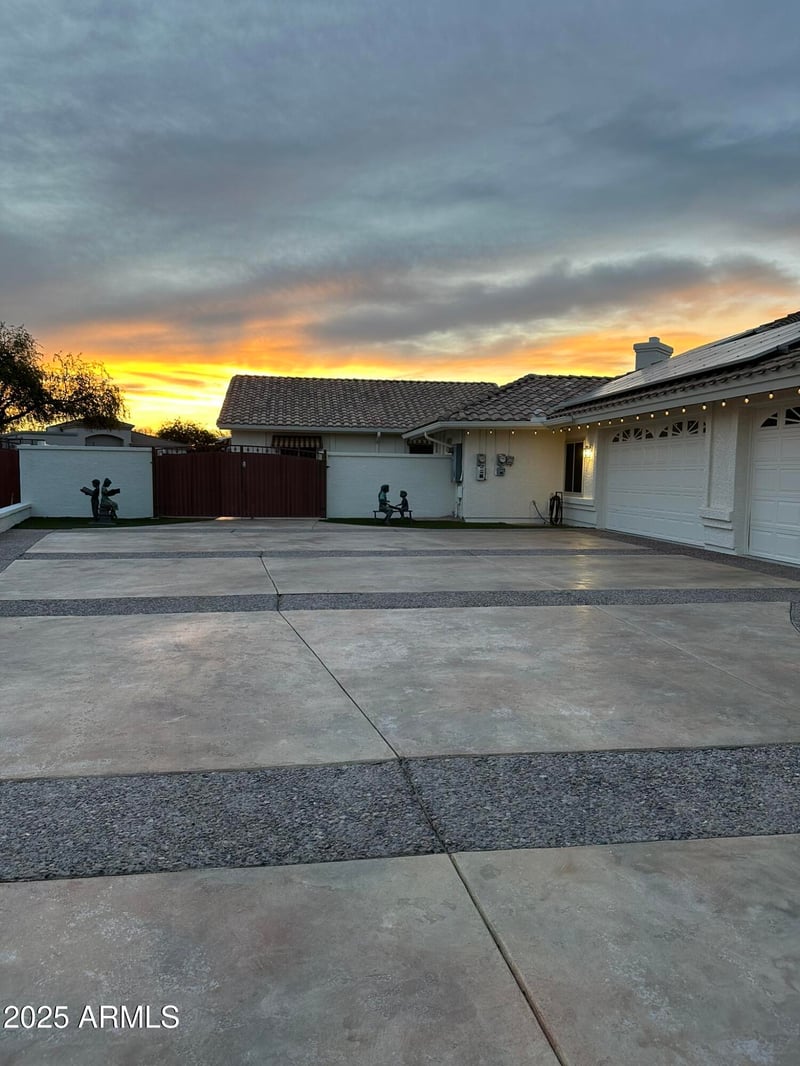 4642 Park View Cir, Glendale, AZ 85310