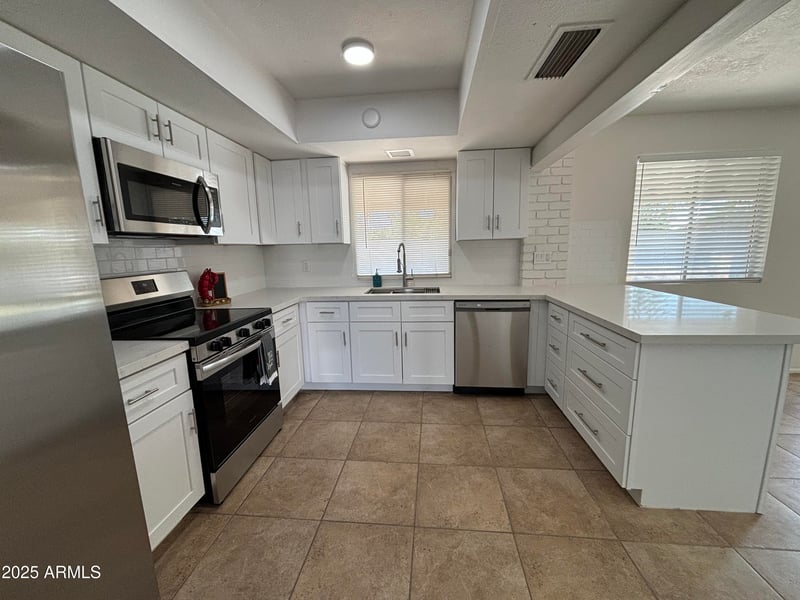 4643 Laurel Ln, Glendale, AZ 85304
