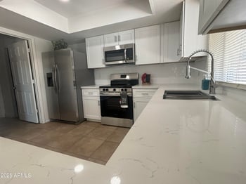 4643 Laurel Ln, Glendale, AZ 85304