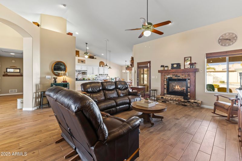 4644 W Soft Wind Dr, Glendale, AZ 85310
