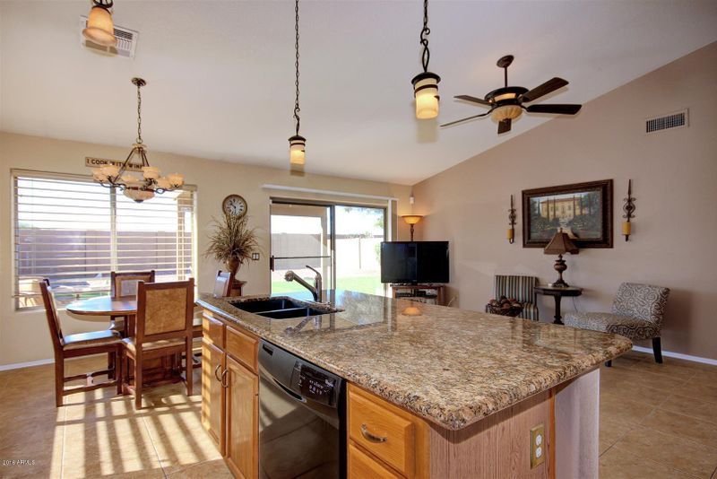 4647 E Lavender Ln, Phoenix, AZ 85044