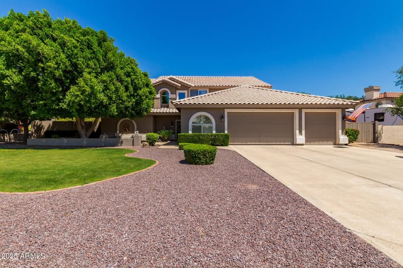 4648 Misty Willow Ln, Glendale, AZ 85310