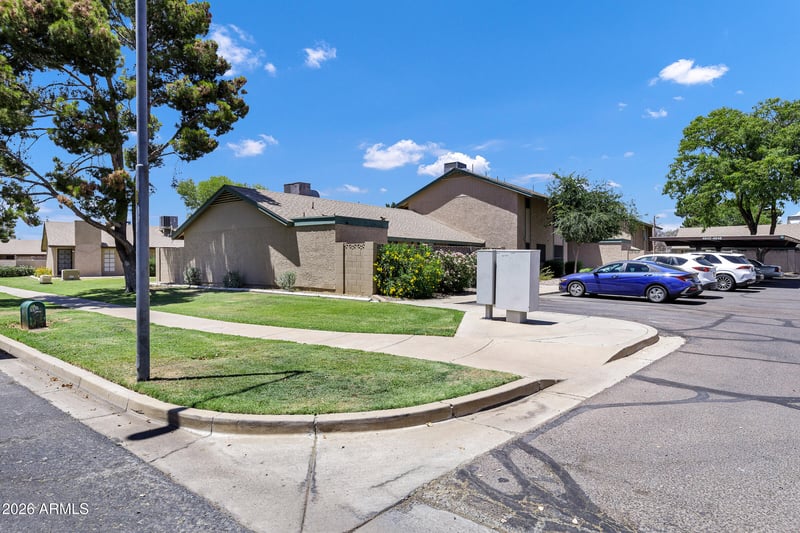 4648 Continental Dr, Glendale, AZ 85308