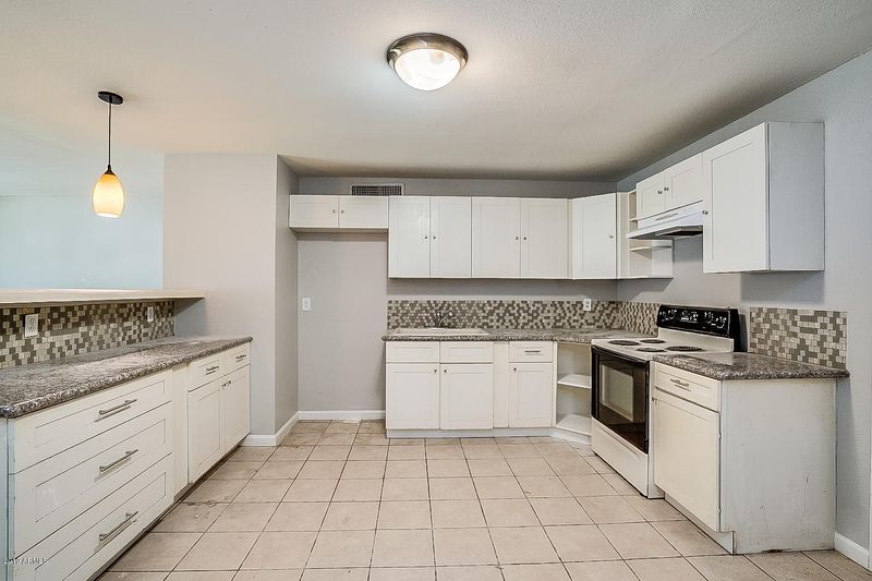 4649 E Wayland Rd, Phoenix, AZ 85040