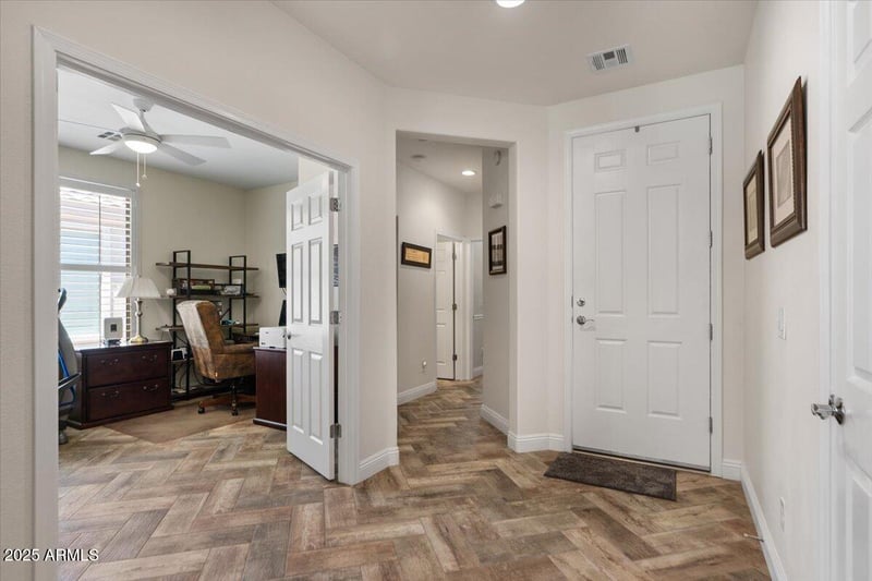 4649 Sourwood Dr, Gilbert, AZ 85298