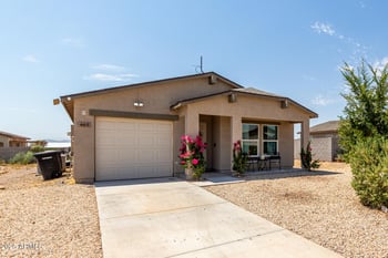 465 Baskin Dr, Morristown, AZ 85342