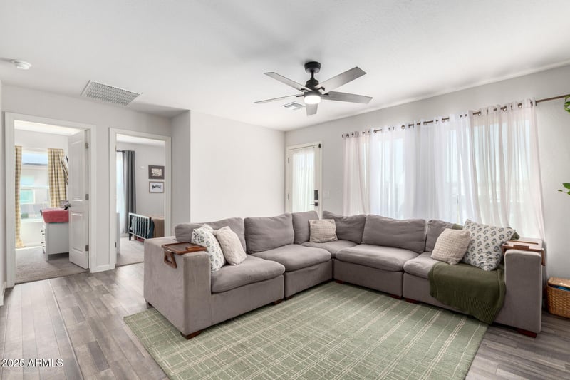 465 Baskin Dr, Morristown, AZ 85342
