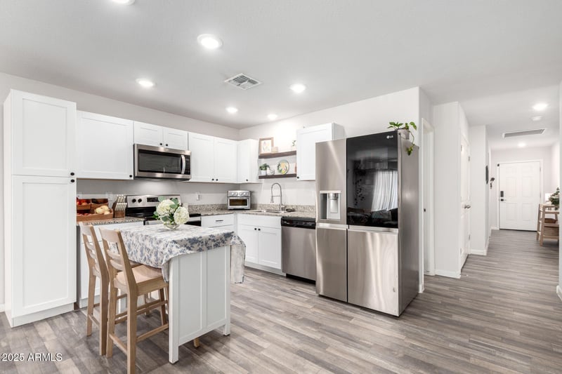 465 Baskin Dr, Morristown, AZ 85342
